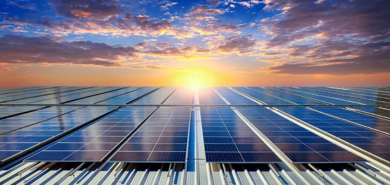 Lire la suite à propos de l’article Qu’est-ce qu’un électricien photovoltaïque ?